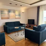 Sea View- Spacious Apartment With Shared Pool