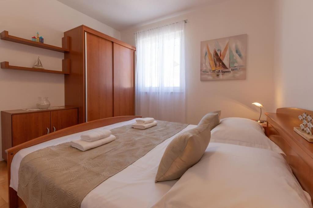 Apartament Sea View- Spacious With Shared Pool *