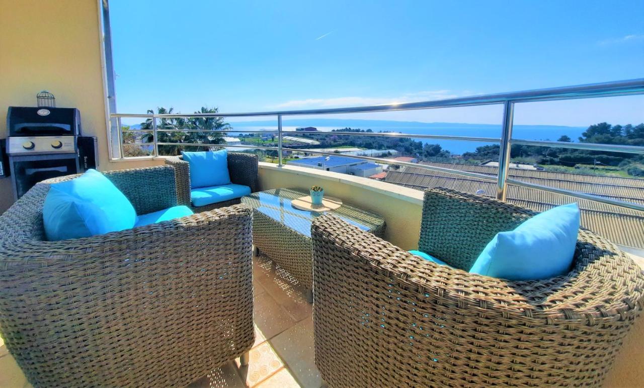 Apartament Sea View- Spacious With Shared Pool Split
