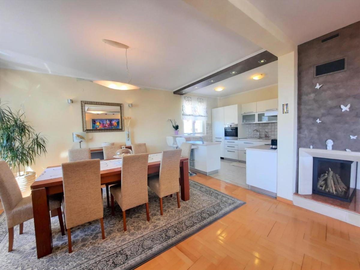 Apartament Sea View- Spacious With Shared Pool *