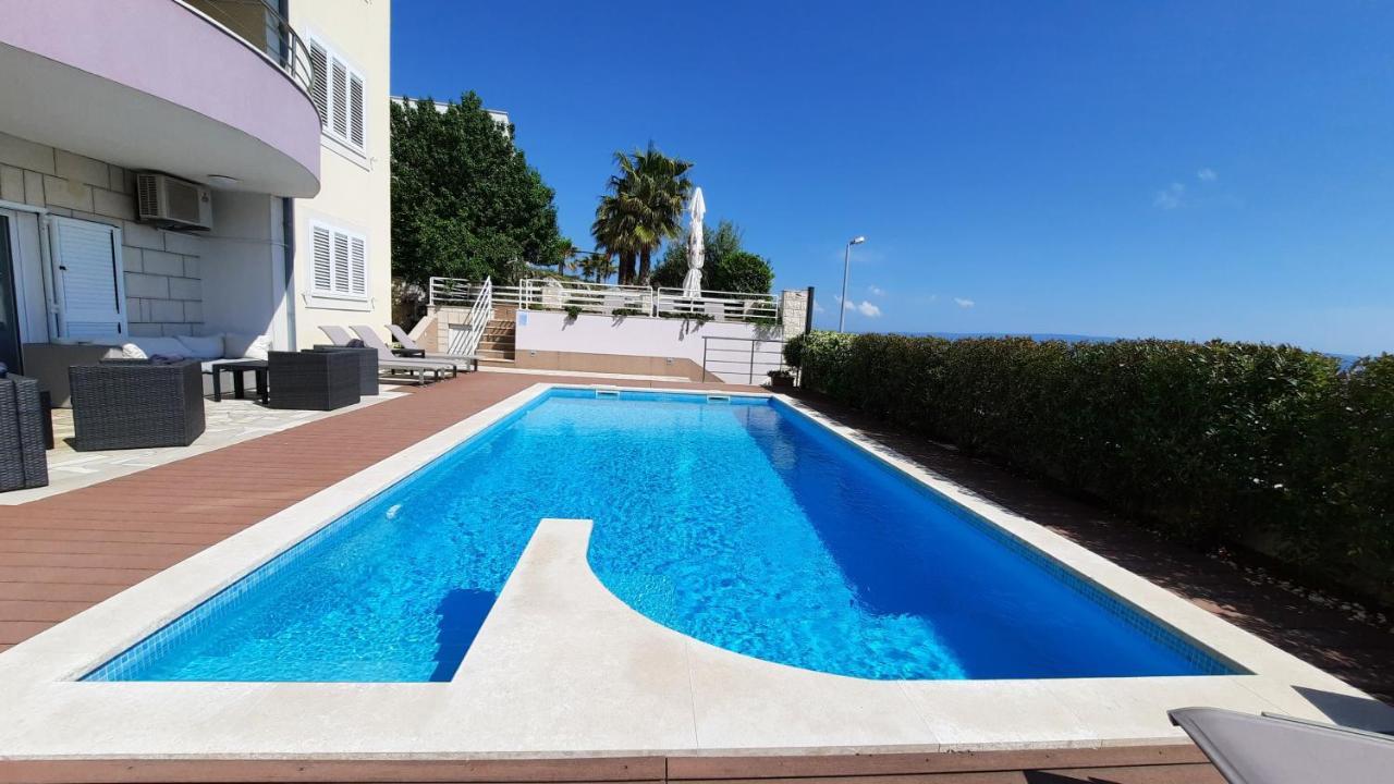 Apartament Sea View- Spacious With Shared Pool *